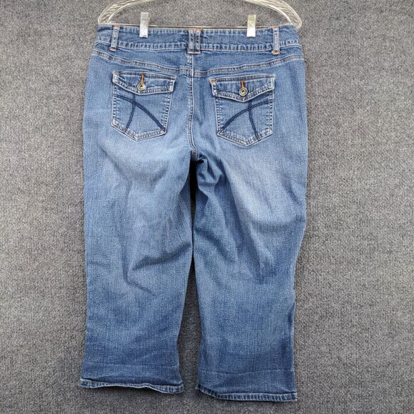 St. John's Bay Petite Women's Stretch Cropped Jeans Blue 14P Stone Wash - Picture 6 of 12